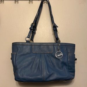 2000s Beautiful Blue Coach Double Strap Shoulder Bag with Silver Hardware & Feet